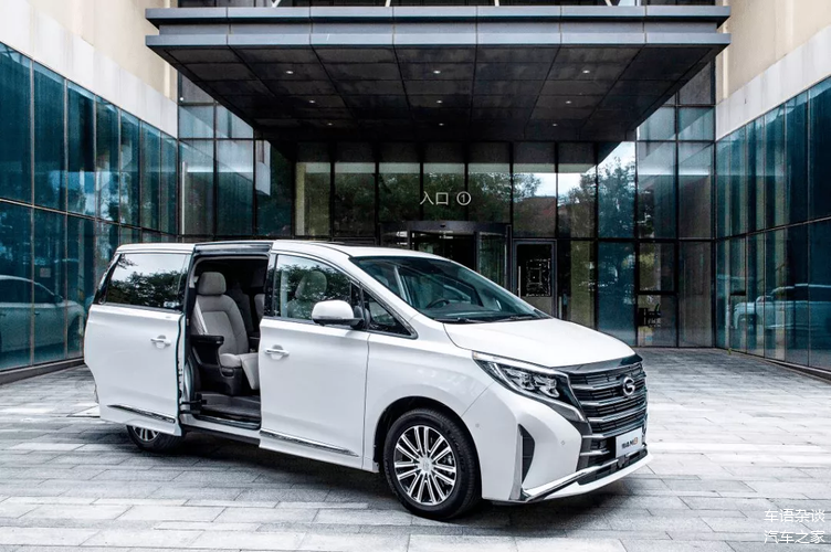 20万元级MPV 荣威iMAX8 VS 广汽传祺M8强强相遇谁更胜一筹?(图12) 20万元级MPV 荣威iMAX8 VS 广汽传祺M8强强相遇谁更胜一筹?(图12)